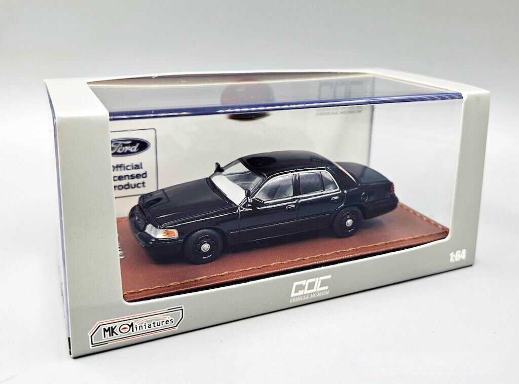 FORD CROWN VICTORIA POLICE CAR LEATHER BASE OFFICIAL LICENSED BLACK 1/64  SCALE DIECAST CAR MODEL BY GOC GOCCV