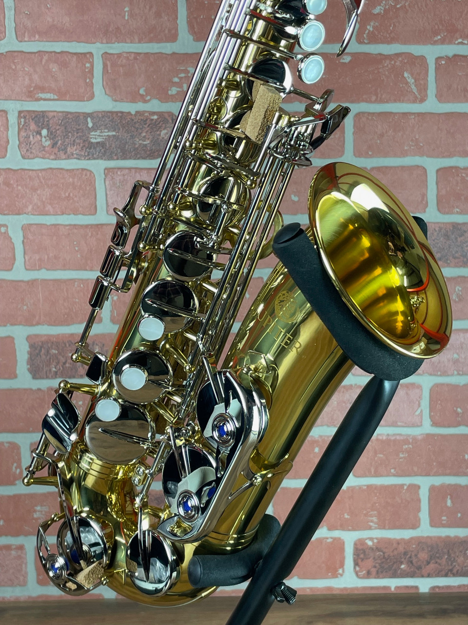 Shop Jupiter JAS710GNA Student Alto Saxophone - Gold Lacquer
