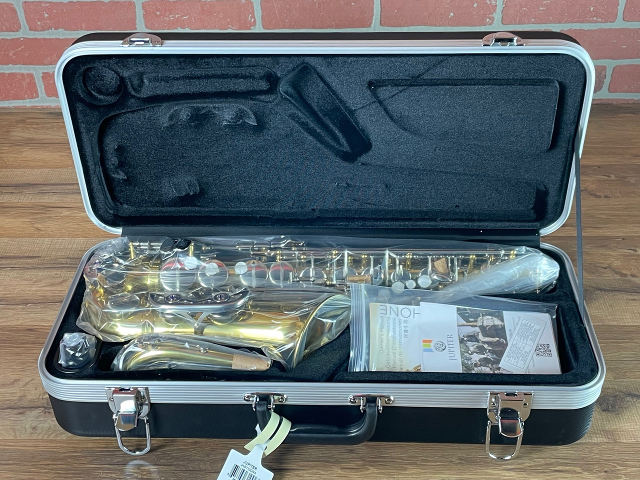 Shop Jupiter JAS710GNA Student Alto Saxophone - Gold Lacquer