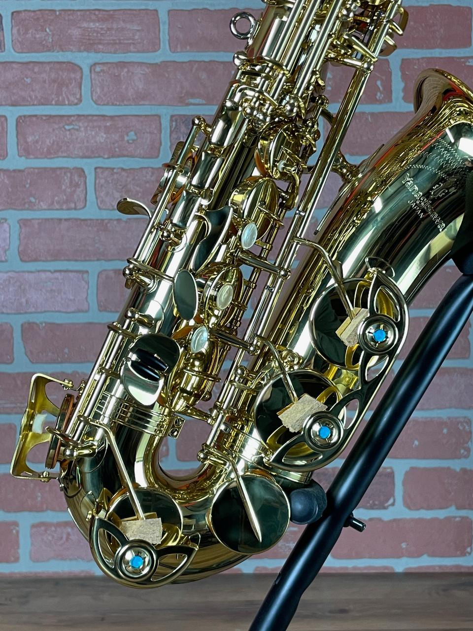 Shop Yanagisawa AWO1 Alto Saxophone - Professional Brass Model