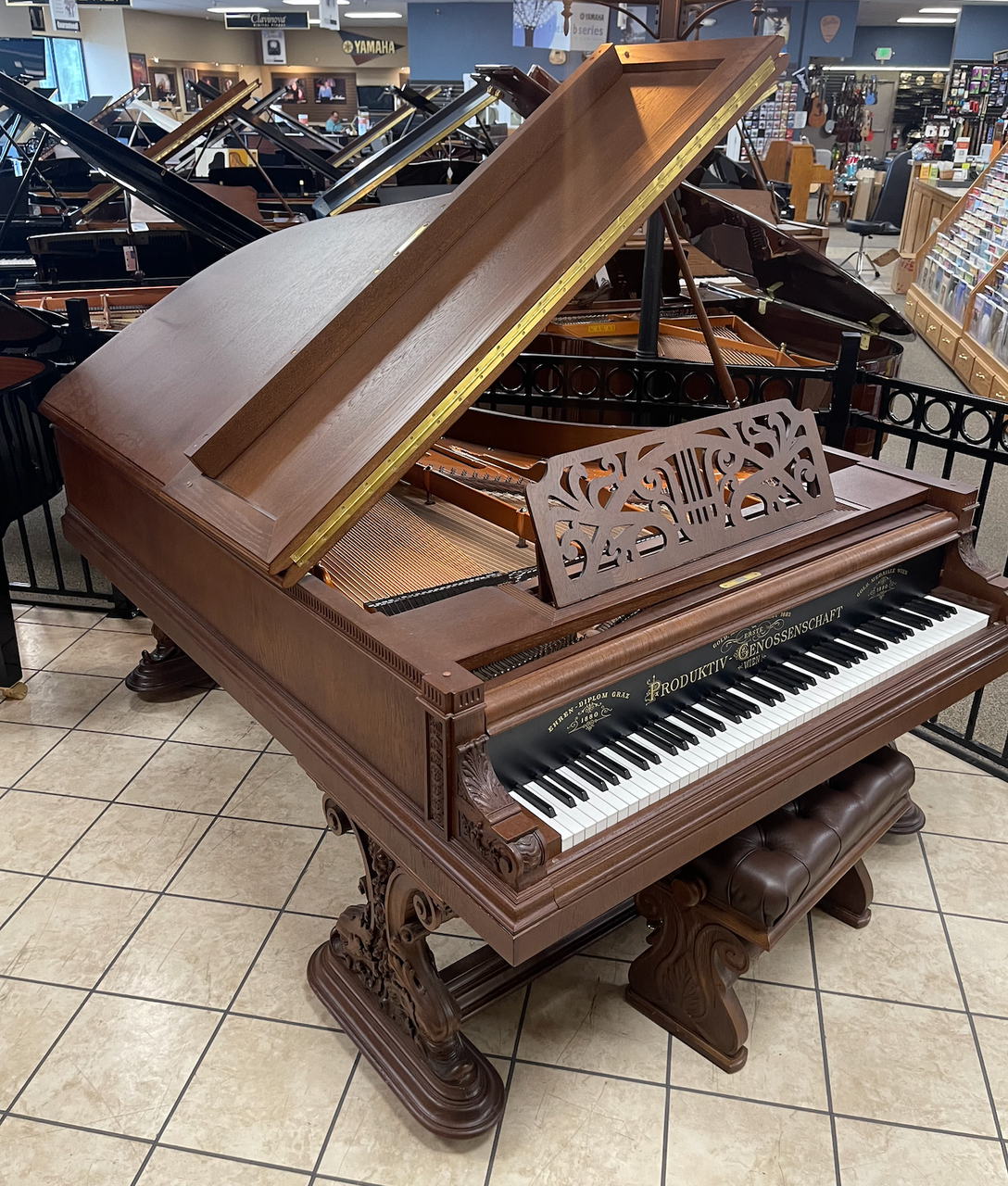 OSTEUROPÄISCHE AVANTGARDE Shop 1880 Genossenschaft Grand Piano - World's Fair Exhibition