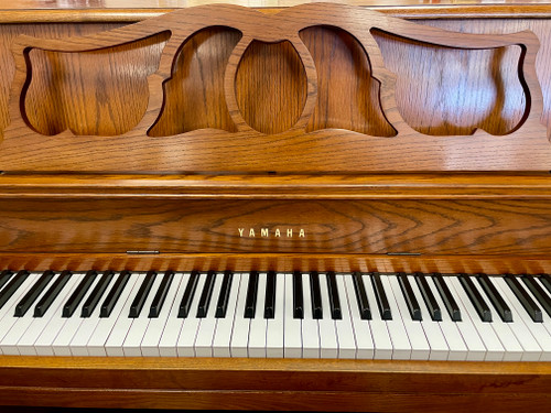 Yamaha M500 Console Piano - Oak w/Bench