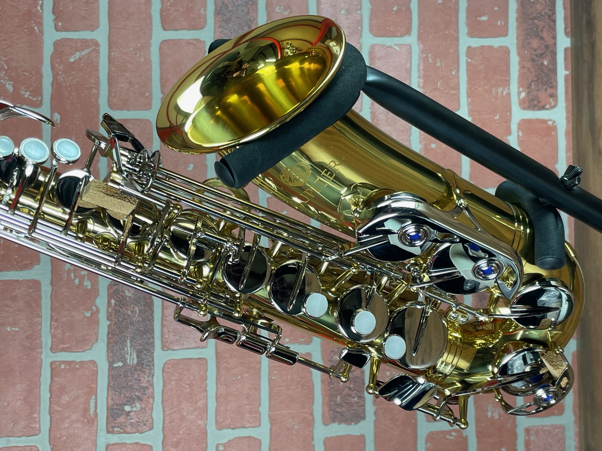 Shop Jupiter JAS710GNA Student Alto Saxophone - Gold Lacquer