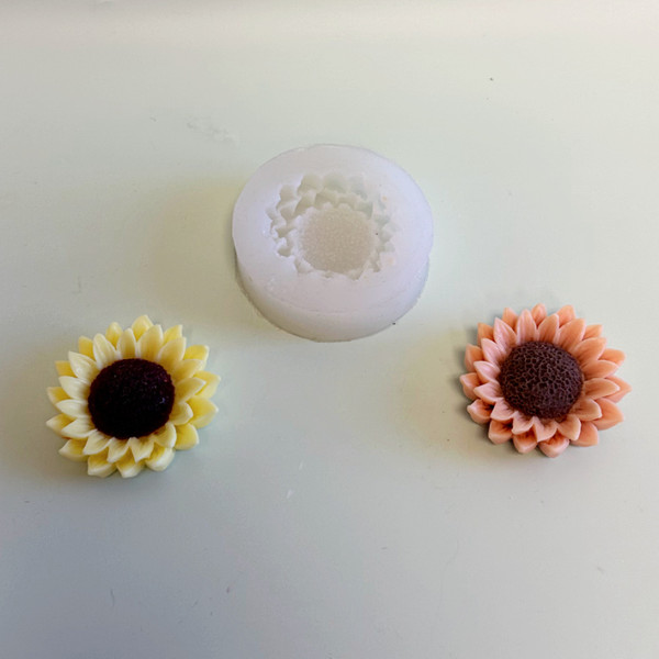 2" Sunflower Silicone Mold product image