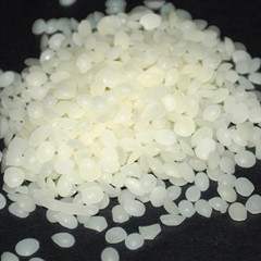 White Beeswax pellets for making Beeswax Candles, a natural and pure product.