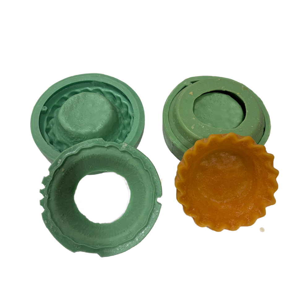 2 piece silicone mold for 5" pie crusts