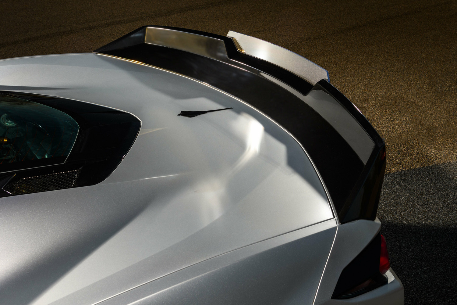 20-26+ C8 Corvette Rear Spoiler W/ Wicker Bill Attachment (Carbon