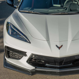 20-24-c8-corvette-performance-extended-front-splitter-eos installed in front on gray c8 corvette