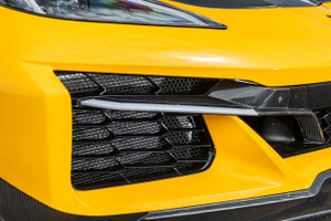 23-26-c8-corvette-z06-e-ray-grille-inserts-w-led-sequential-drl-s-carbon-fiber-eos