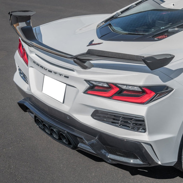23-24-c8-corvette-z06-carbon-fiber-high-wing-wicker-kit-eos installed on white c8 z06