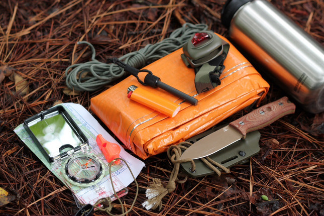 8 Items to Carry to Help You Survive the Night