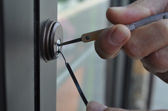 Lockpicking 101