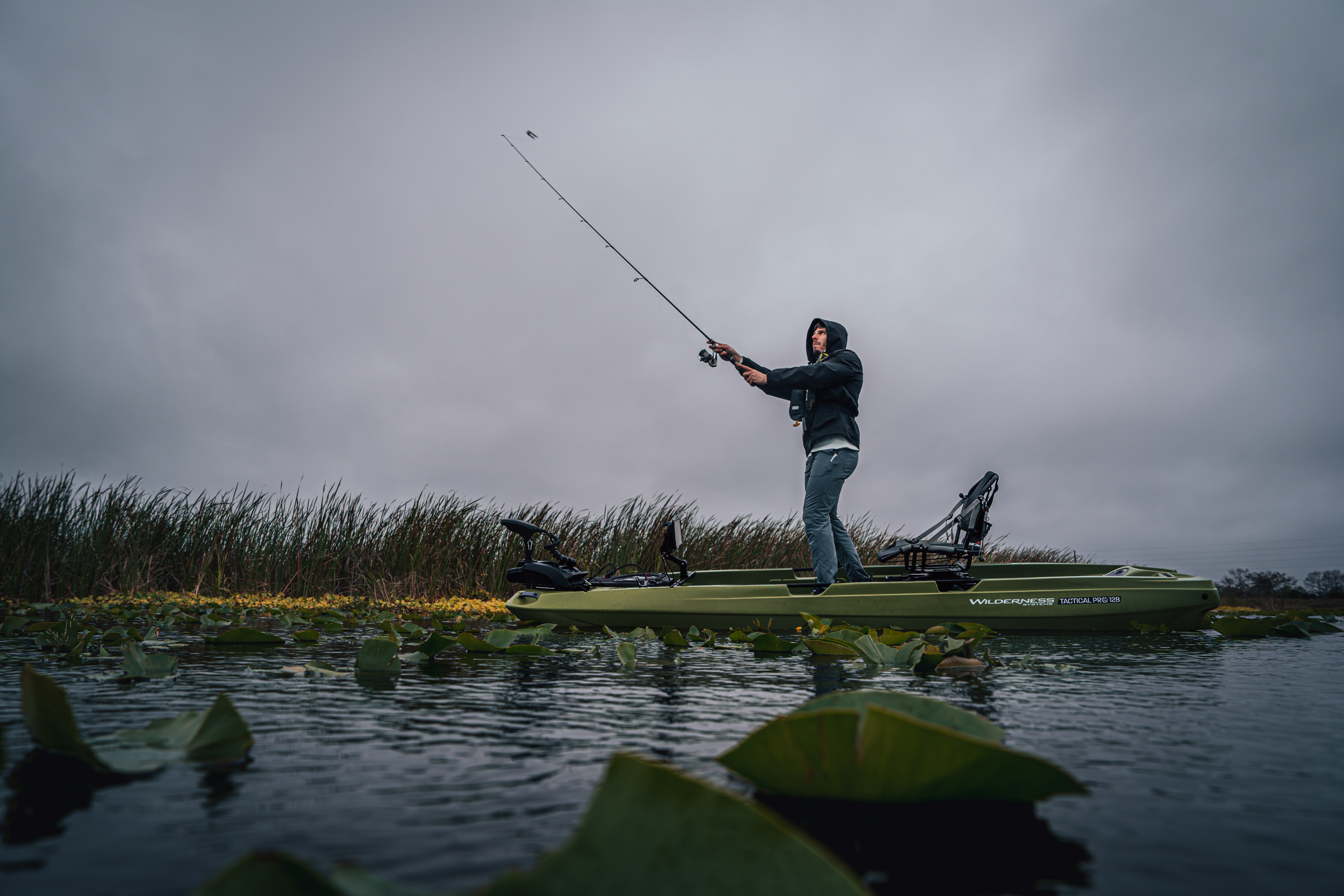 ws-25-tactical-pro-128-9751325216-kayak-2-casting.jpg