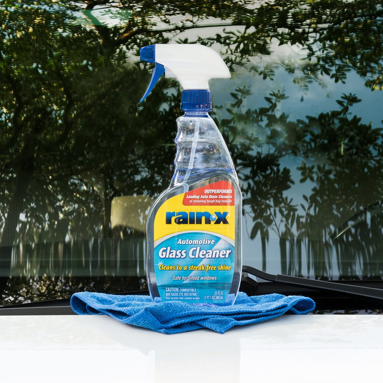 Rain-X 2-In-1 Glass Cleaner + Rain Repellent 680ml - 5071268 - Rain-X