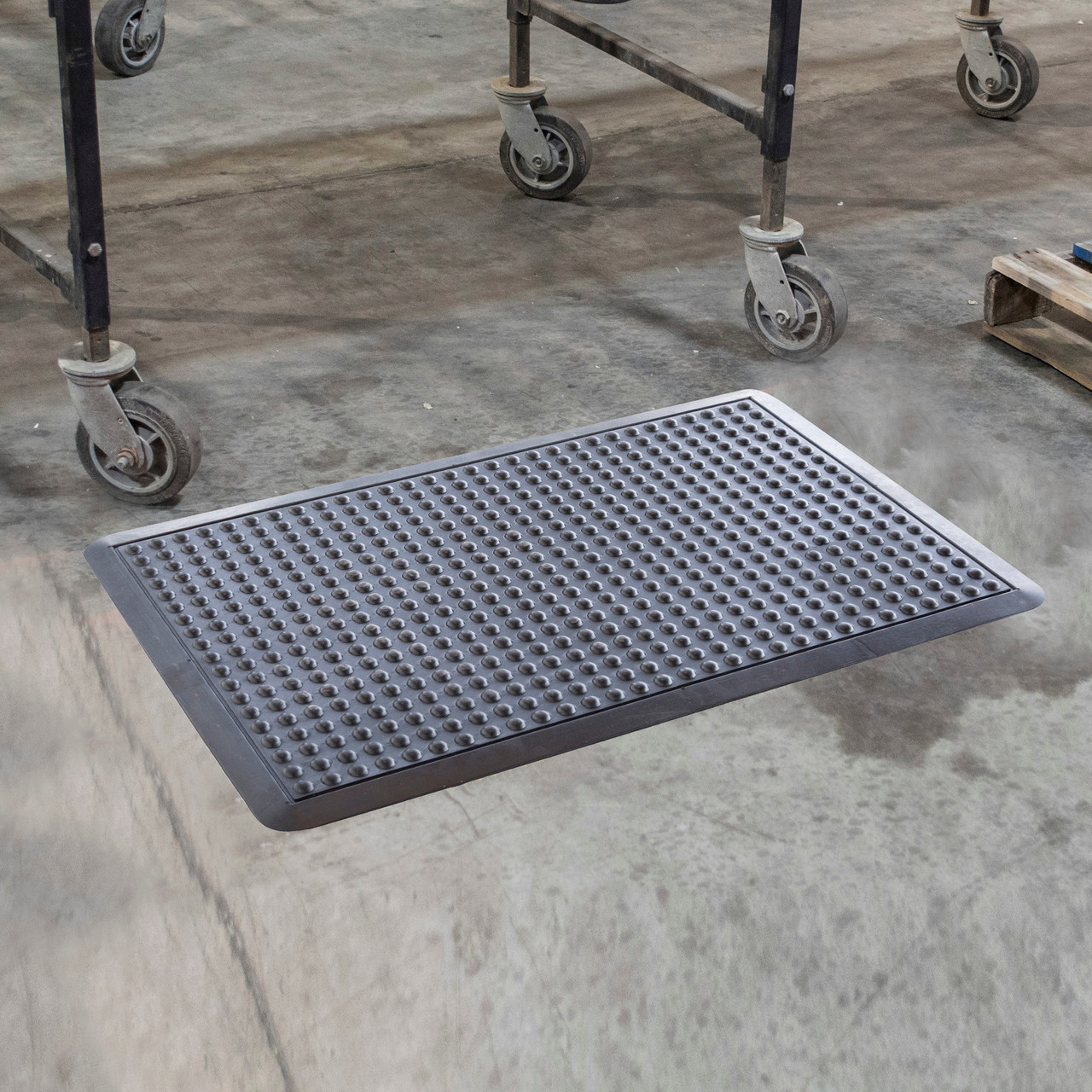 AmeriHome RMBBL23 2 ft. x 3 ft. AntiFatigue Bubble Rubber Mat JB Tools