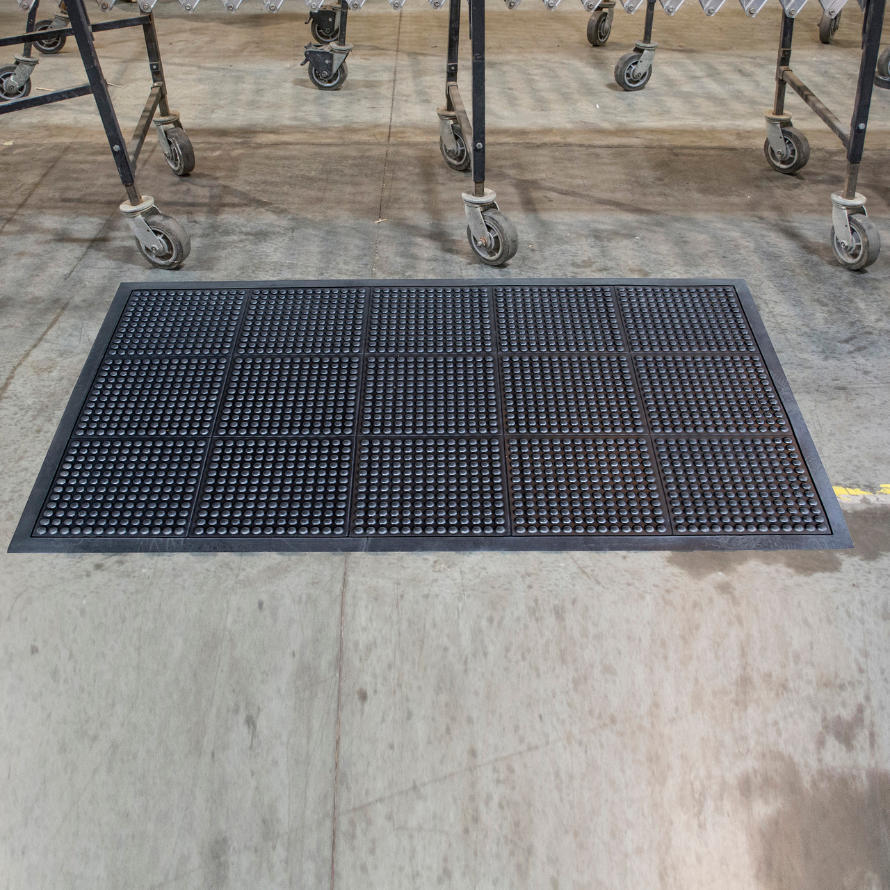 AmeriHome RMBBL35 3 ft. x 5 ft. AntiFatigue Bubble Rubber Mat JB Tools