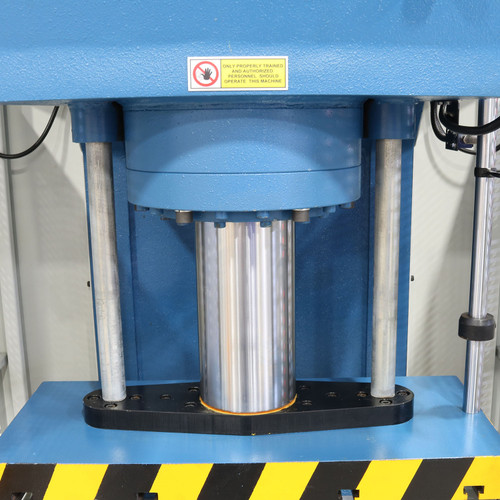 Baileigh 460V 3Phase 60 Hz 30 Ton Heavy Duty Hydraulic C-Frame Press (1015407)