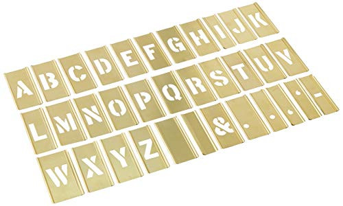 Conjunto completo de CH Hanson Brass Interlocking Stencil Set espalhado para mostrar todos os personagens.