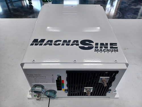 Φορτιστής inverter καθαρού ημιτόνου Magnum Energy 4400w 48vdc (ms4448pae)