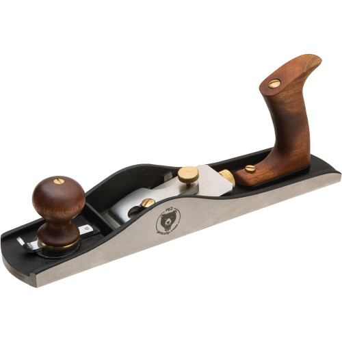 Grizzly Industrial Premium Low-Angle Jack Plane in white background, Tilted Grizzly Industrial Premium Low-Angle Jack Plane, Grizzly Industrial Premium Low-Angle Jack Plane with its box, Grizzly Industrial Premium Low-Angle Jack Plane on desk, Close-up of Grizzly Industrial Premium Low-Angle Jack Plane