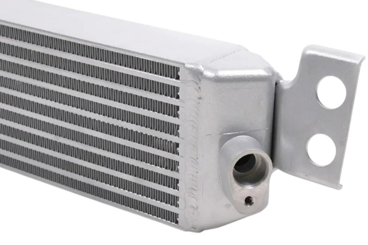 BMW E9X M3 CSF Race-Spec Oil Cooler Upgrade BMW E9X M3 CSF Race-Spec Oil Cooler Upgrade