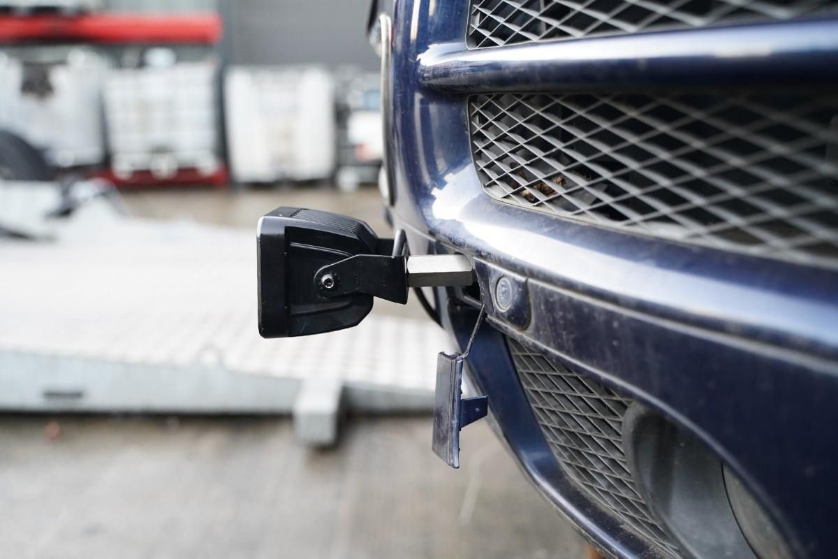 Towing Eye Bolt to M8 Bolt Adapter for VW Touareg / Porsche Cayenne Towing Eye Bolt to M8 Bolt Adapter for VW Touareg / Porsche Cayenne