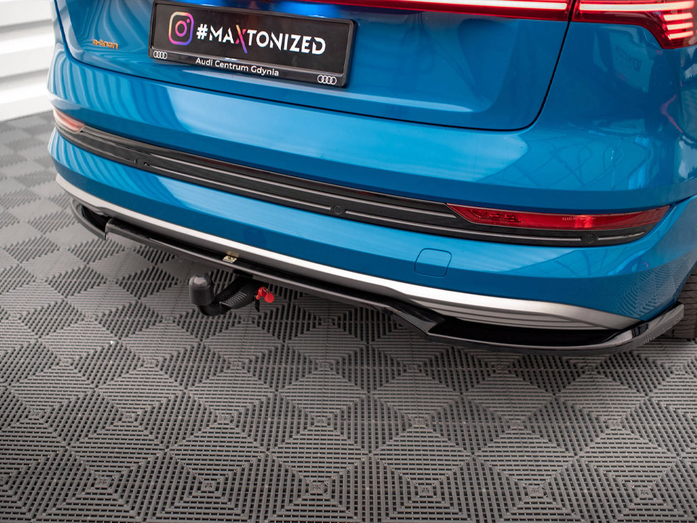 Maxton Central Rear Splitter (Vertical Bars) Audi e-Tron