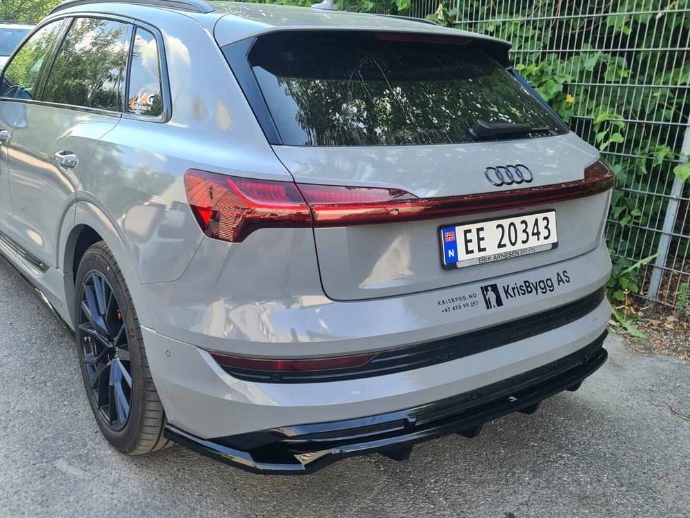 Maxton Central Rear Splitter (Vertical Bars) Audi e-Tron S-Line Maxton Central Rear Splitter (Vertical Bars) Audi e-Tron S-Line