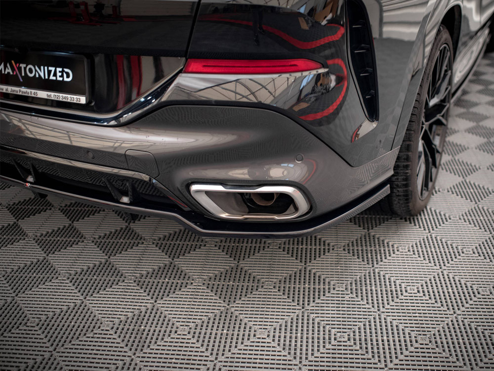 Maxton Central Rear Splitter (Vertical Bars) V.2 BMW X6 M-Pack G06