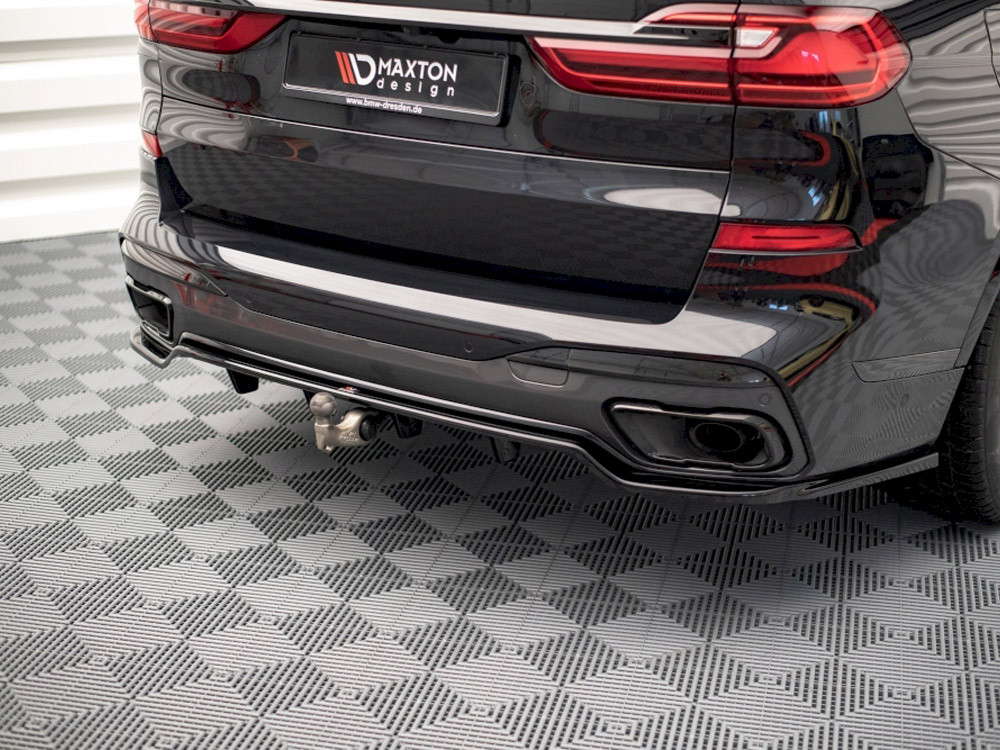 Maxton Central Rear Splitter (Vertical Bars) BMW X7 M-Pack G07 Maxton Central Rear Splitter (Vertical Bars) BMW X7 M-Pack G07