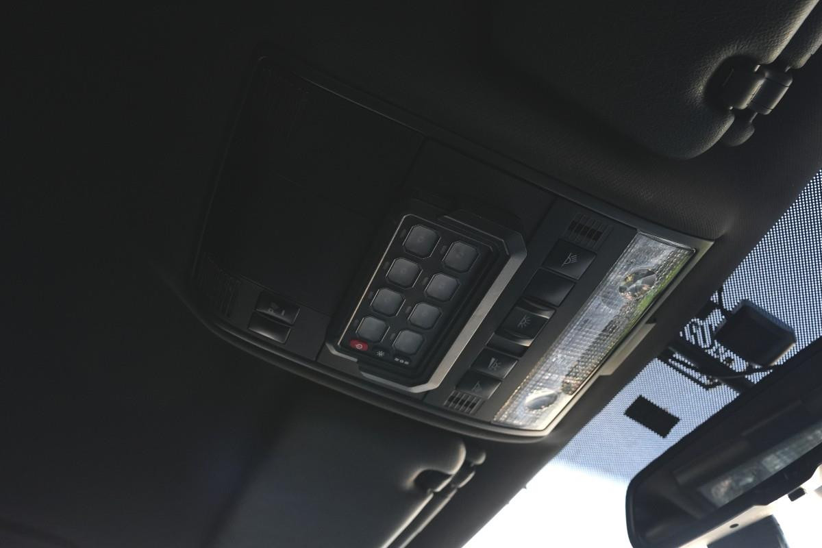 Darkside Porsche Cayenne 957 Overhead Wireless Light Controller Mount