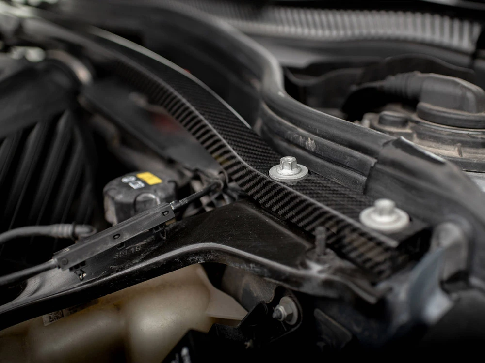 Maxton Carbon Fiber Strut Bar Cover BMW 1 F40 M135i Maxton Carbon Fiber Strut Bar Cover BMW 1 F40 M135i