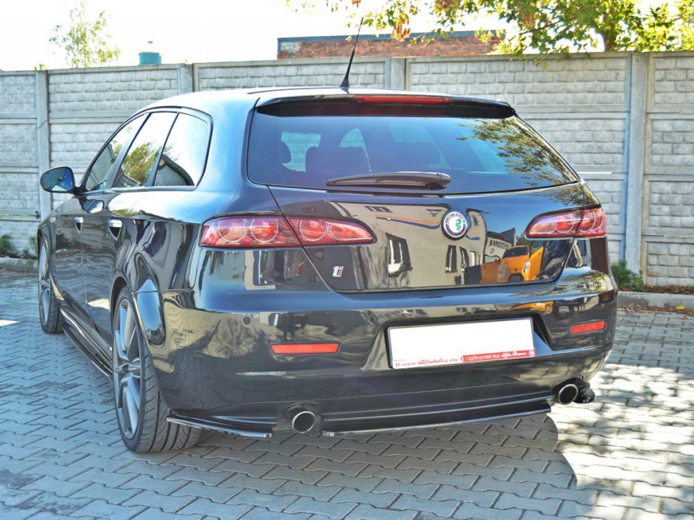 Maxton Central Rear Splitter Alfa Romeo 159