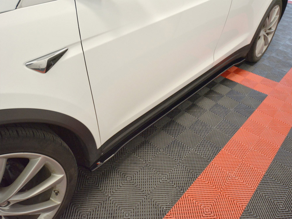 Maxton Side Skirts Diffusers V.2 Tesla Model X (2015-)