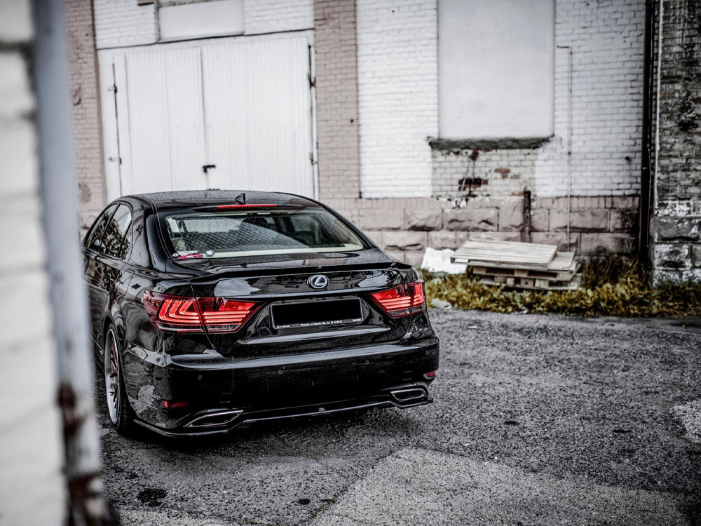 Maxton Central Rear Splitter Lexus LS Mk4 Facelift