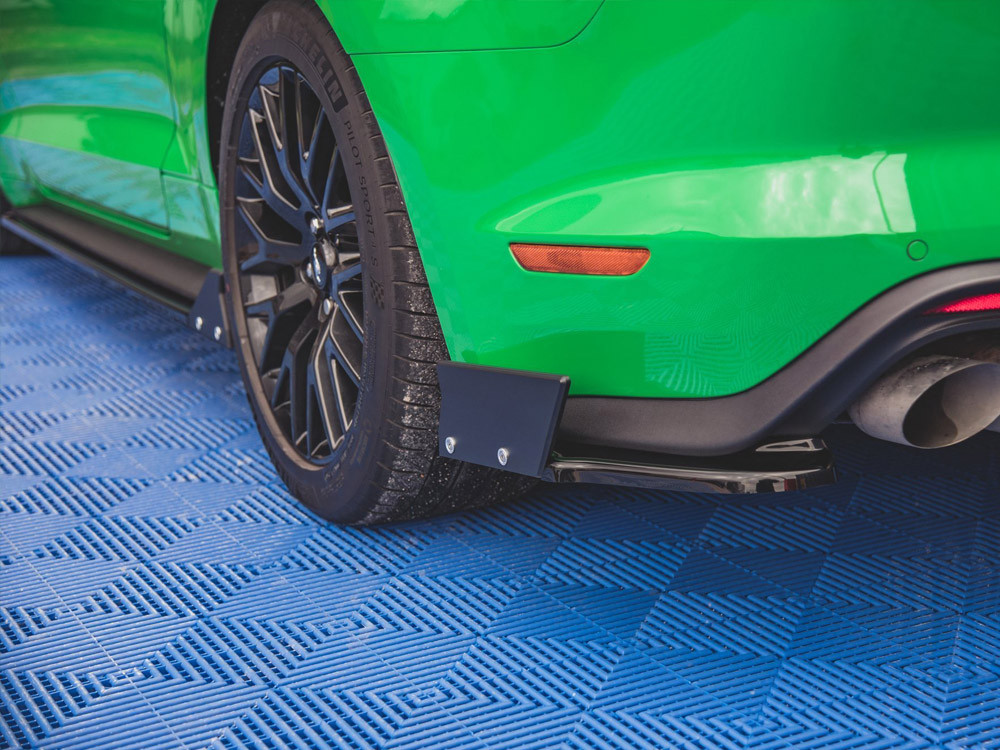 Maxton Rear Side Splitters V.1 + Flaps Ford Mustang GT Mk6 Facelift Maxton Rear Side Splitters V.1 + Flaps Ford Mustang GT Mk6 Facelift
