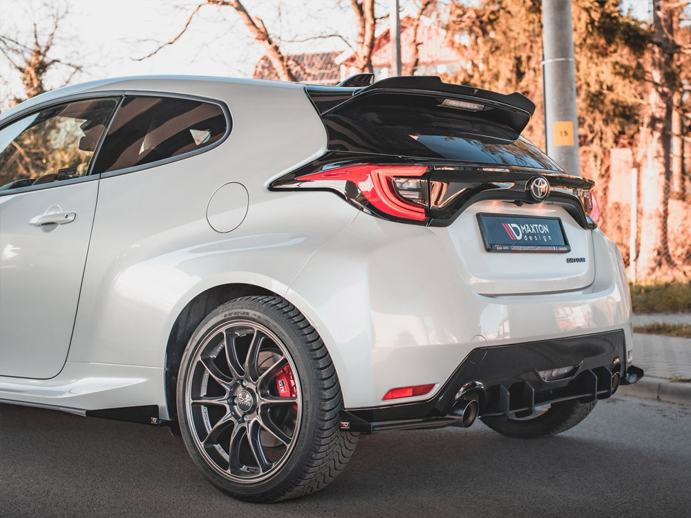 Maxton Street PRO Rear Side Splitters + Flaps Toyota GR Yaris Mk4 - Black-Red + Gloss Flaps Maxton Street PRO Rear Side Splitters + Flaps Toyota GR Yaris Mk4 - Black-Red + Gloss Flaps