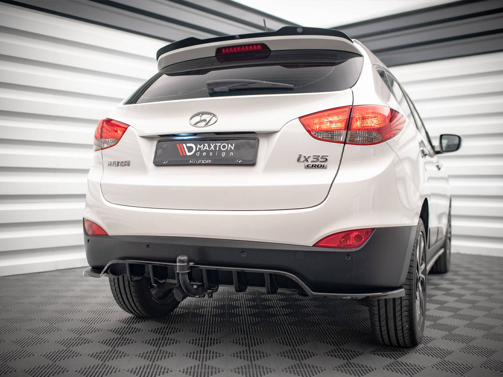 Maxton Central Rear Splitter (Vertical Bars) Hyundai IX35 Mk1