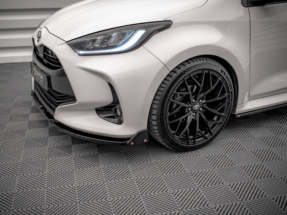 Maxton Front Splitter V.1 + Flaps Toyota Yaris Mk4
