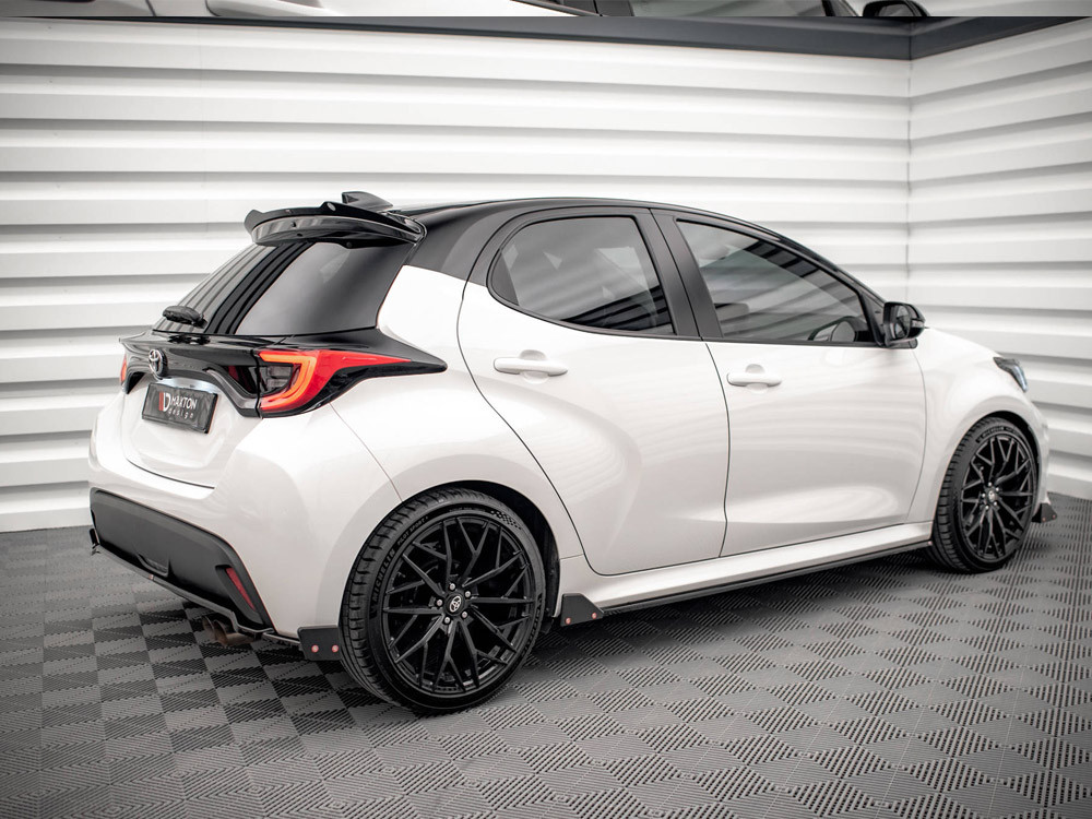 Maxton Side Skirts Diffusers V.1 + Flaps Toyota Yaris Mk4