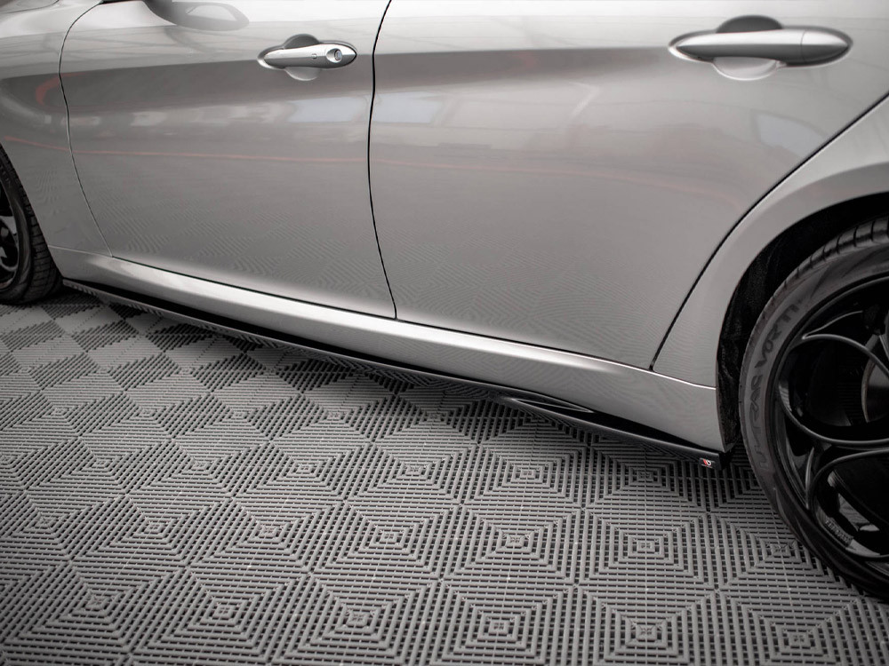 Maxton Side Skirts Diffusers Alfa Romeo Giulia Sport