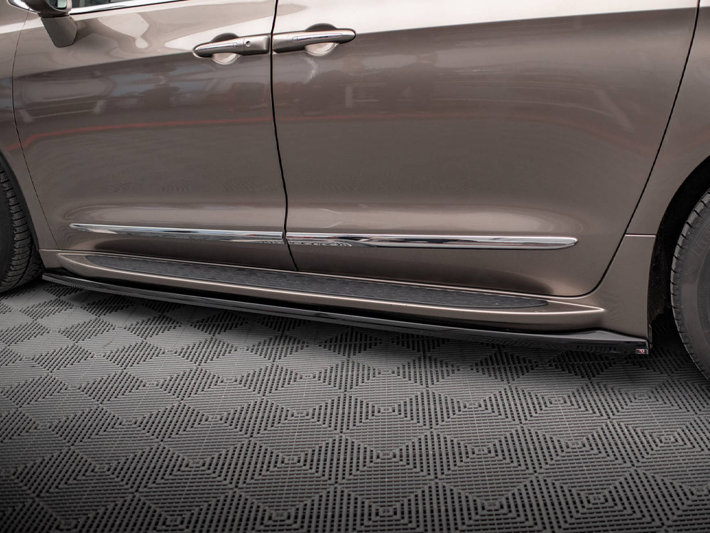 Maxton Side Skirts Diffusers V.1 Chrysler Pacifica Mk2