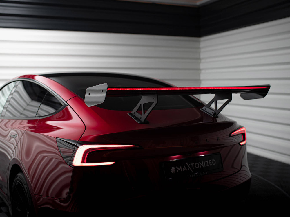 Maxton Carbon Spoiler + LED Tesla Model 3