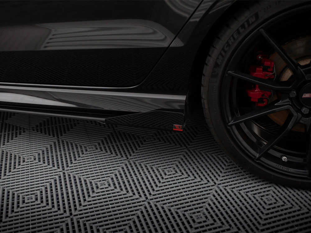 Maxton Street PRO Side Skirts Diffusers V.1 + Flaps Audi RS3 Sedan 8V Facelift - Black-Red + Gloss Flaps