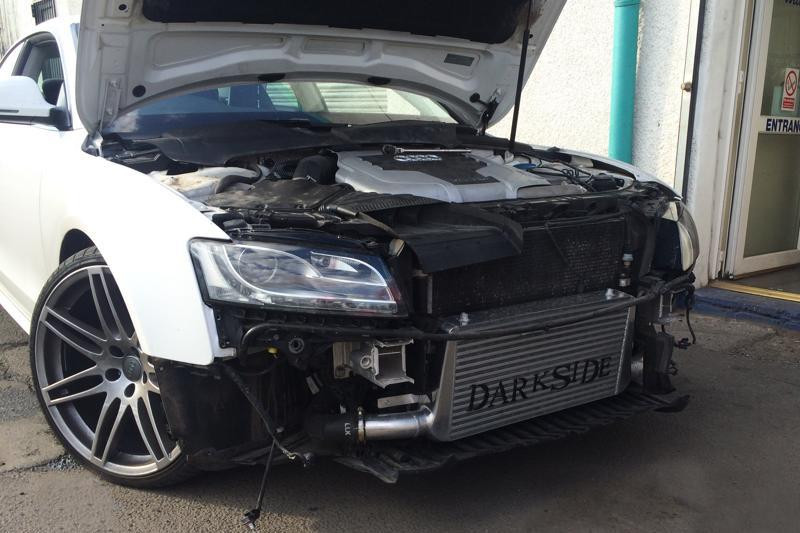 Darkside Front Mount Intercooler (FMIC) for 2.0 TDI & TFSI / 2.7 & 3.0 TDi Audi B8 / MLB Platform Darkside Front Mount Intercooler (FMIC) for 2.0 TDI & TFSI / 2.7 & 3.0 TDi Audi B8 / MLB Platform