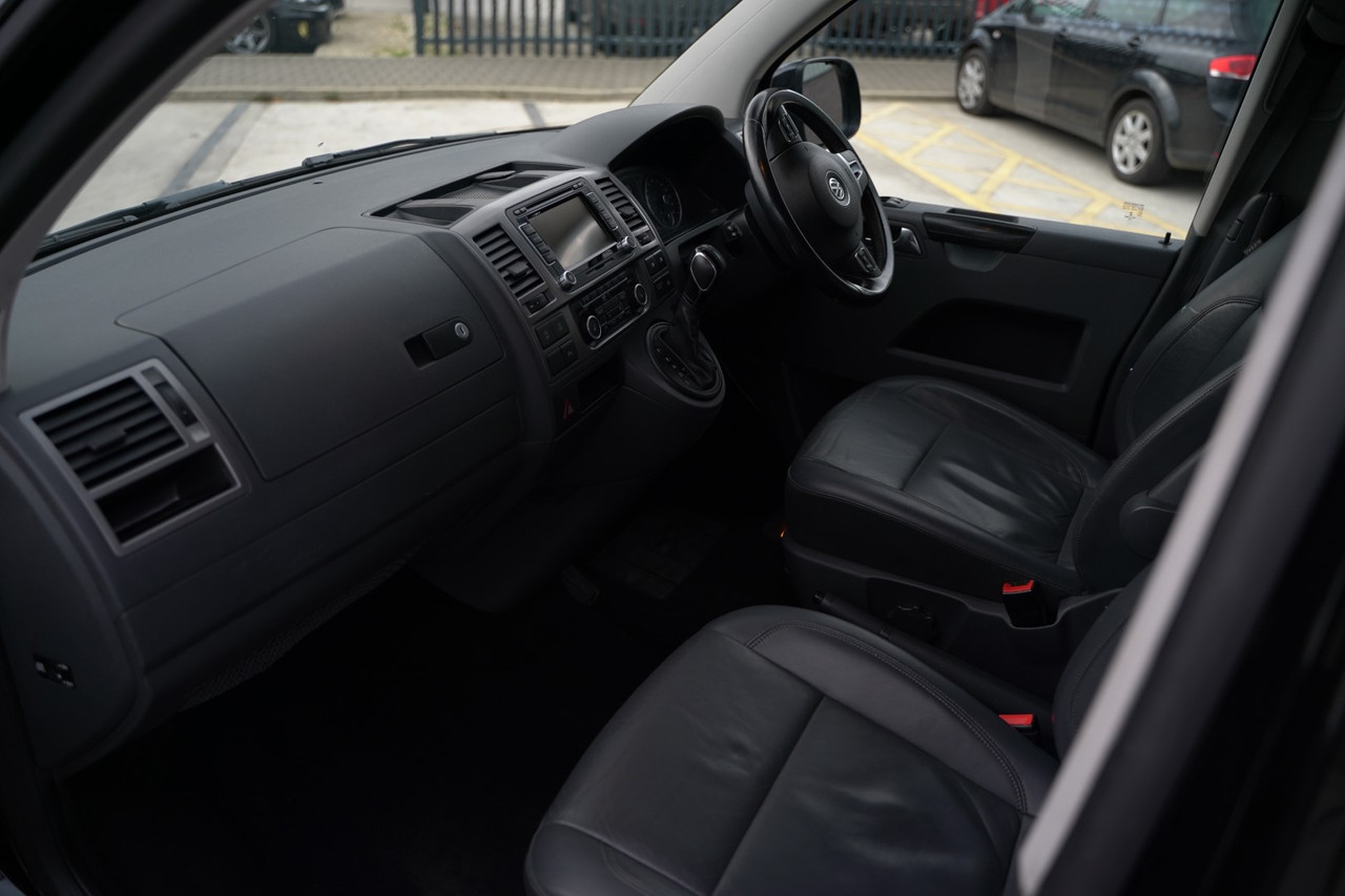 Volkswagen Transporter Shuttle T5.1 T30 BlueMotion Tech SE SWB  4Motion DSG