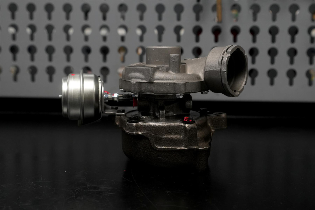 Darkside 52mm GT1749V Hybrid Turbocharger for Longitudinal 1.9 / 2.0 TDI 8v PD Engines