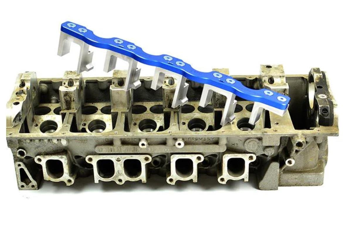 Injector Retainer Kit with Bridge for 2.5 TDI PD Engines Injector Retainer Kit with Bridge for 2.5 TDI PD Engines