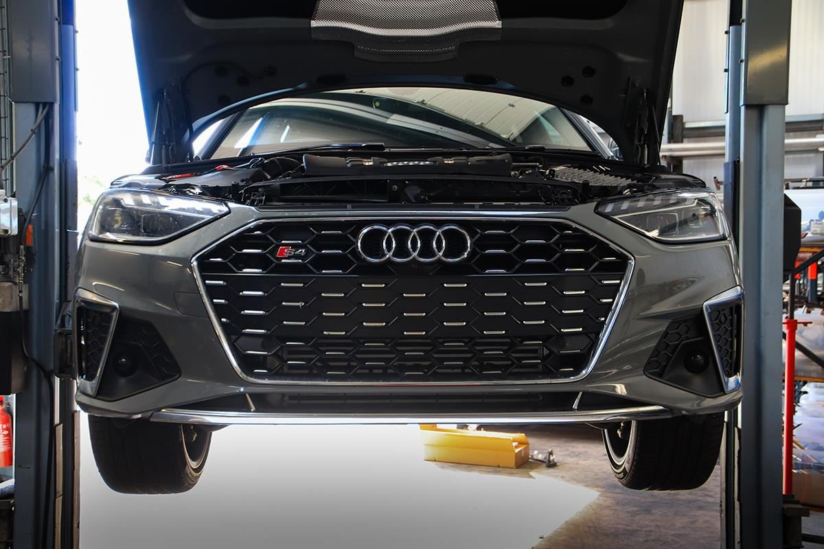 Darkside Front Mount Intercooler (FMIC) for 3.0 TDI Audi A4 / S4 / S5 Darkside Front Mount Intercooler (FMIC) for 3.0 TDI Audi A4 / S4 / S5