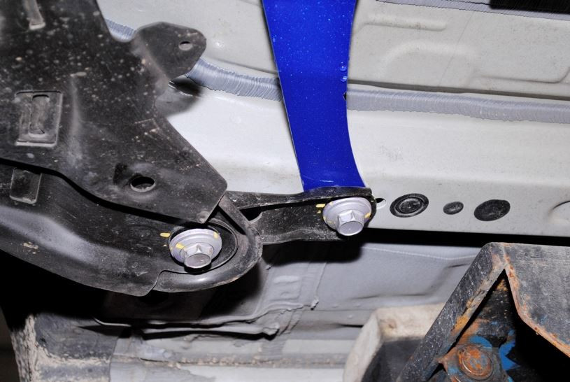 Hardrace Middle Lower Brace Toyota Prius